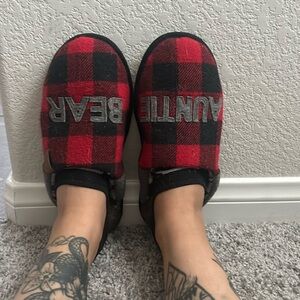 Auntie Beat Slippers